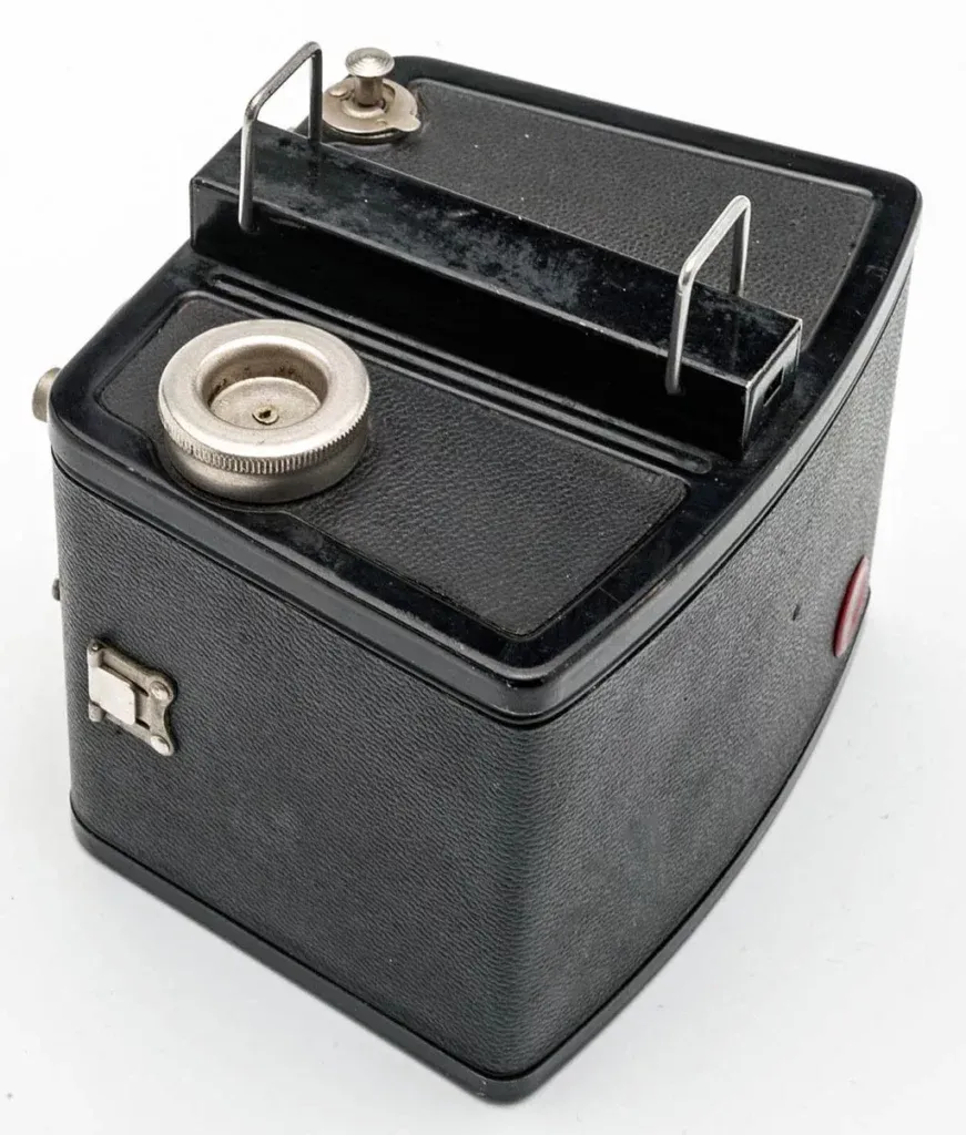 Brownie Flash Six-20 knobs