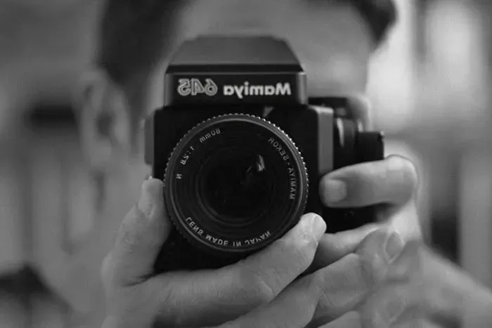Focusing in lens