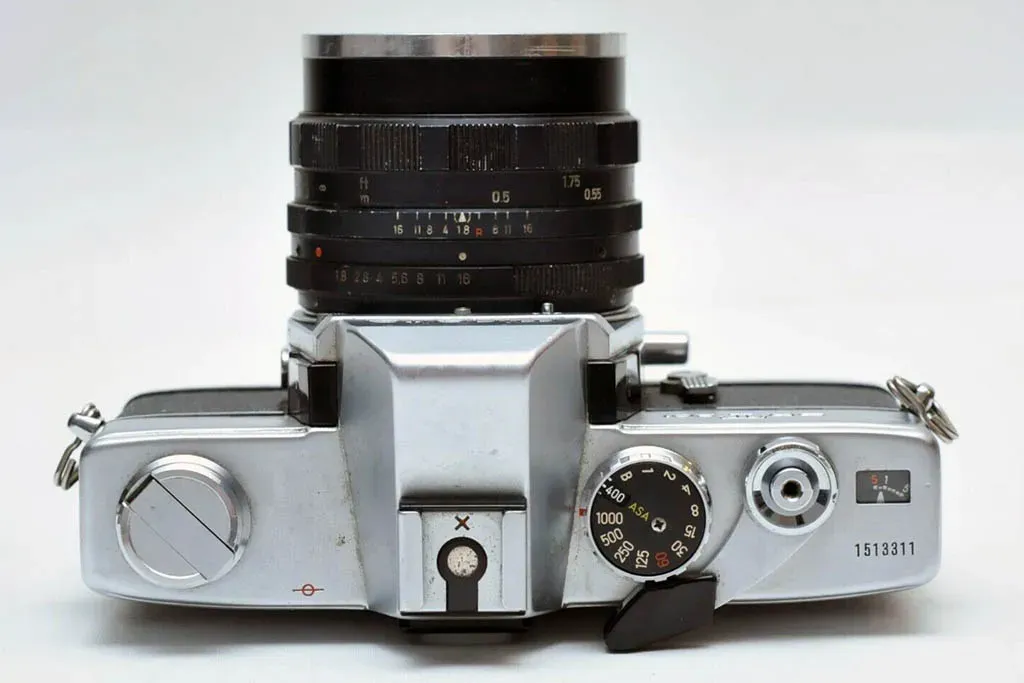 Minolta SRT 201 top view
