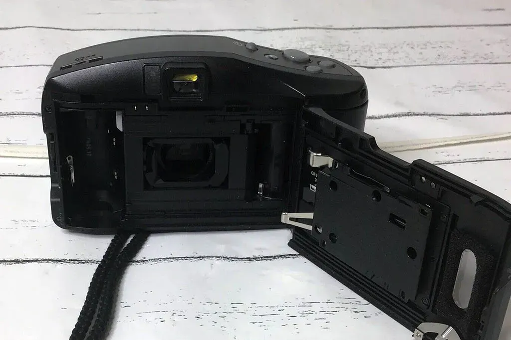 Olympus Accura Zoom XB 70 open back