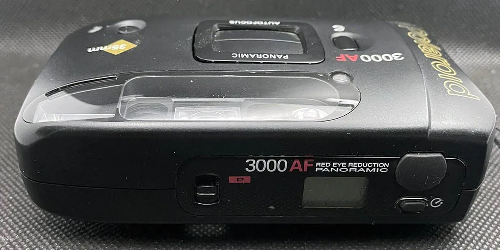 Polaroid 3000 AF top view of shutter and LCD screen