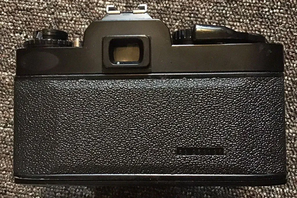 Ricoh KR-10 rear