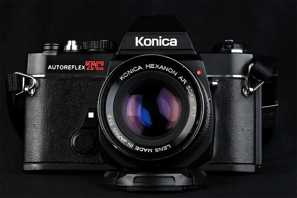 Konica Autoreflex TC front