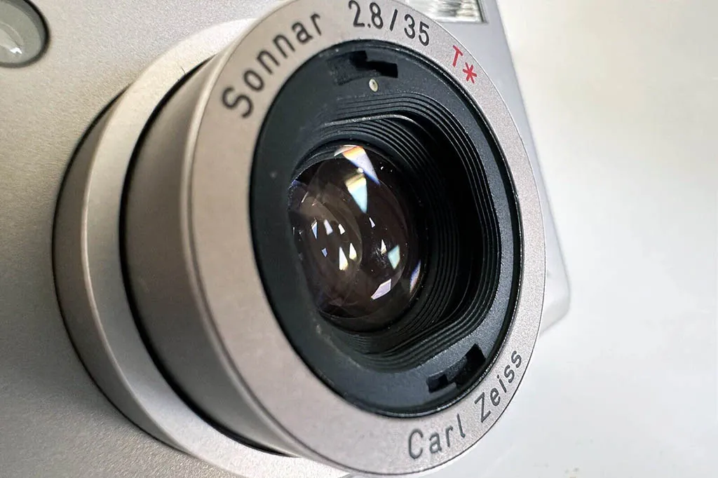 Lens of the contax t3