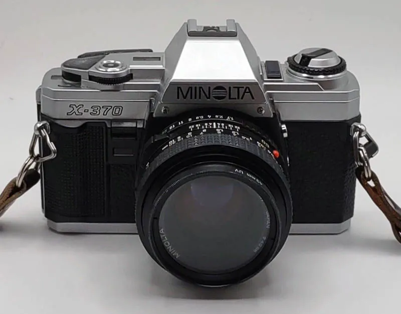 Minolta X-370 front