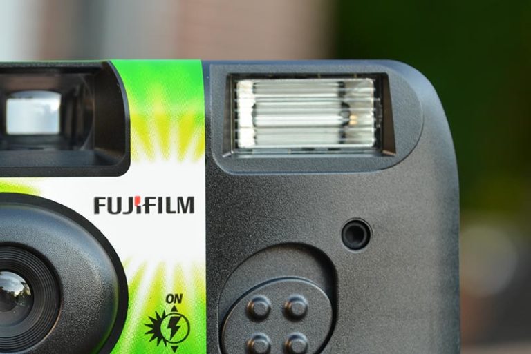 The Awsome FujiFilm QuickSnap 400 Disposable Camera Dusty Grain
