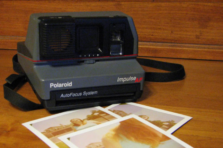 polaroid impulse instant camera