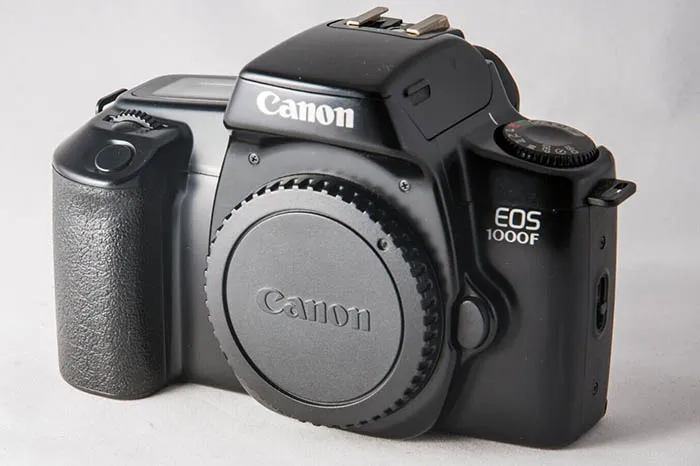 Canon EOS 1000F / Rebel S front