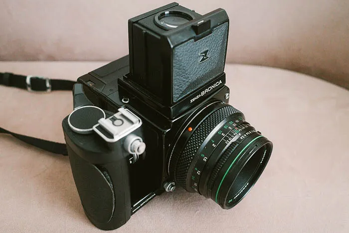 Bronica ETRS with grip