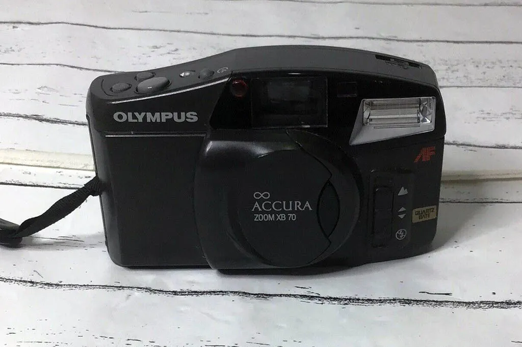 Olympus Accura Zoom XB 70 camera front