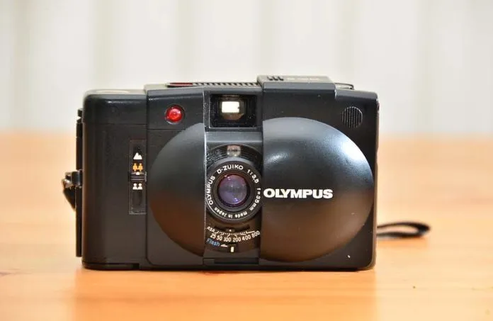 olympus xa2 front