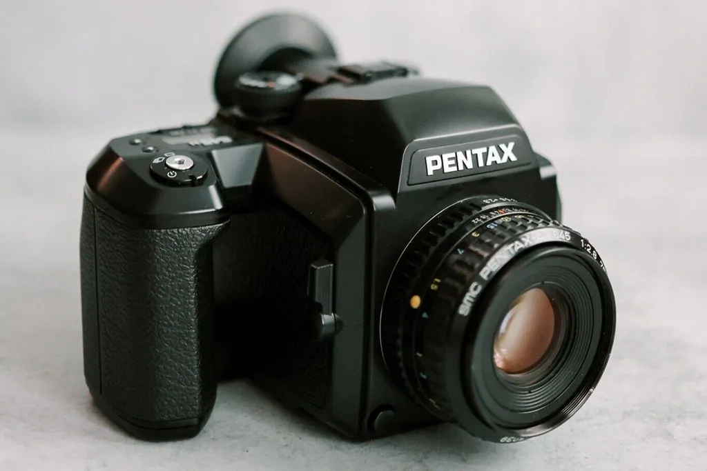 Pentax 645N Review: The modern face of classic photography | Dusty