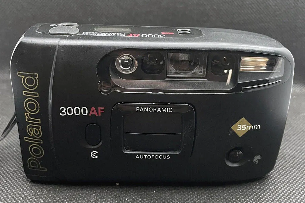 Polaroid 3000 AF front cover closed