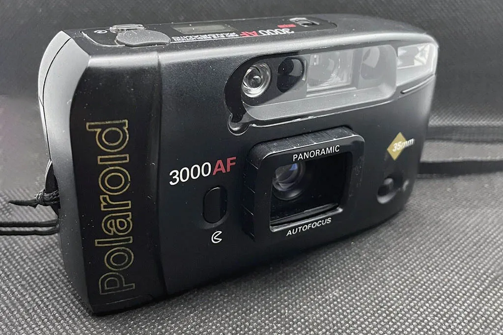 Polaroid 3000 AF front view with lens and logo