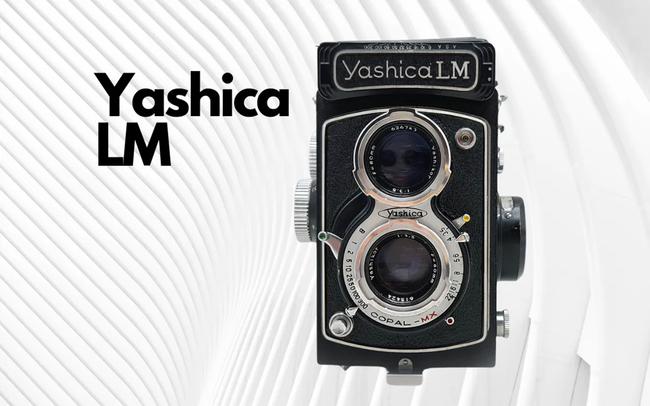 Yashica LM: A Milestone in TLR Camera Evolution with Integrated Light Meter